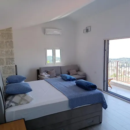 Olive Stone House 마카르스카