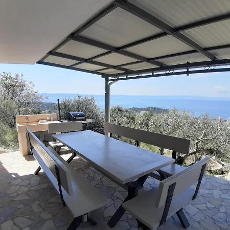 فيلة Olive Stone House