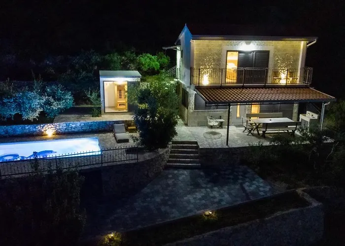 Vila Olive Stone House *