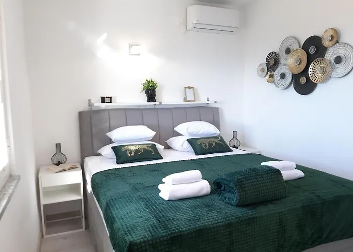 Vila Olive Stone House *