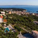 Villa Olive Stone House *