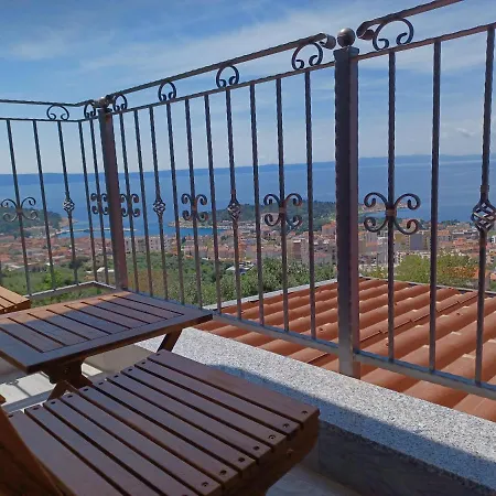 فيلة Olive Stone House