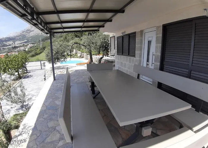 Вилла Olive Stone House *