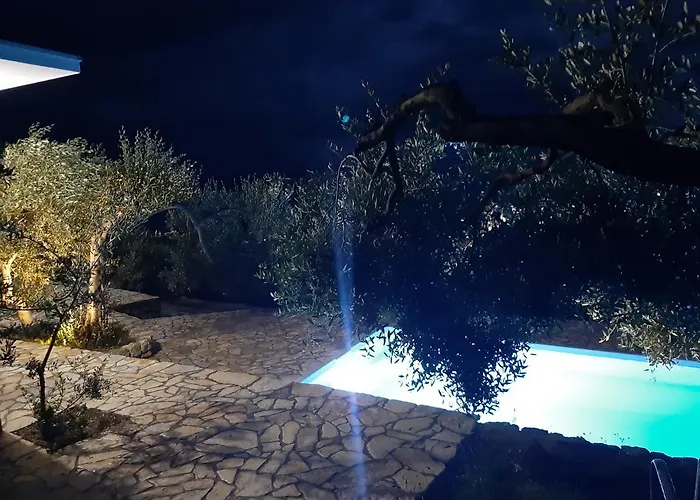 Olive Stone House Вилла *